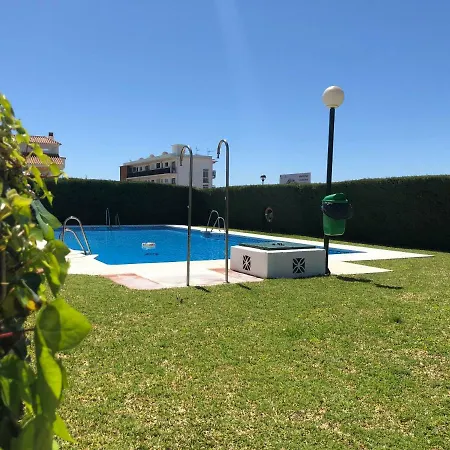 En Con Piscina